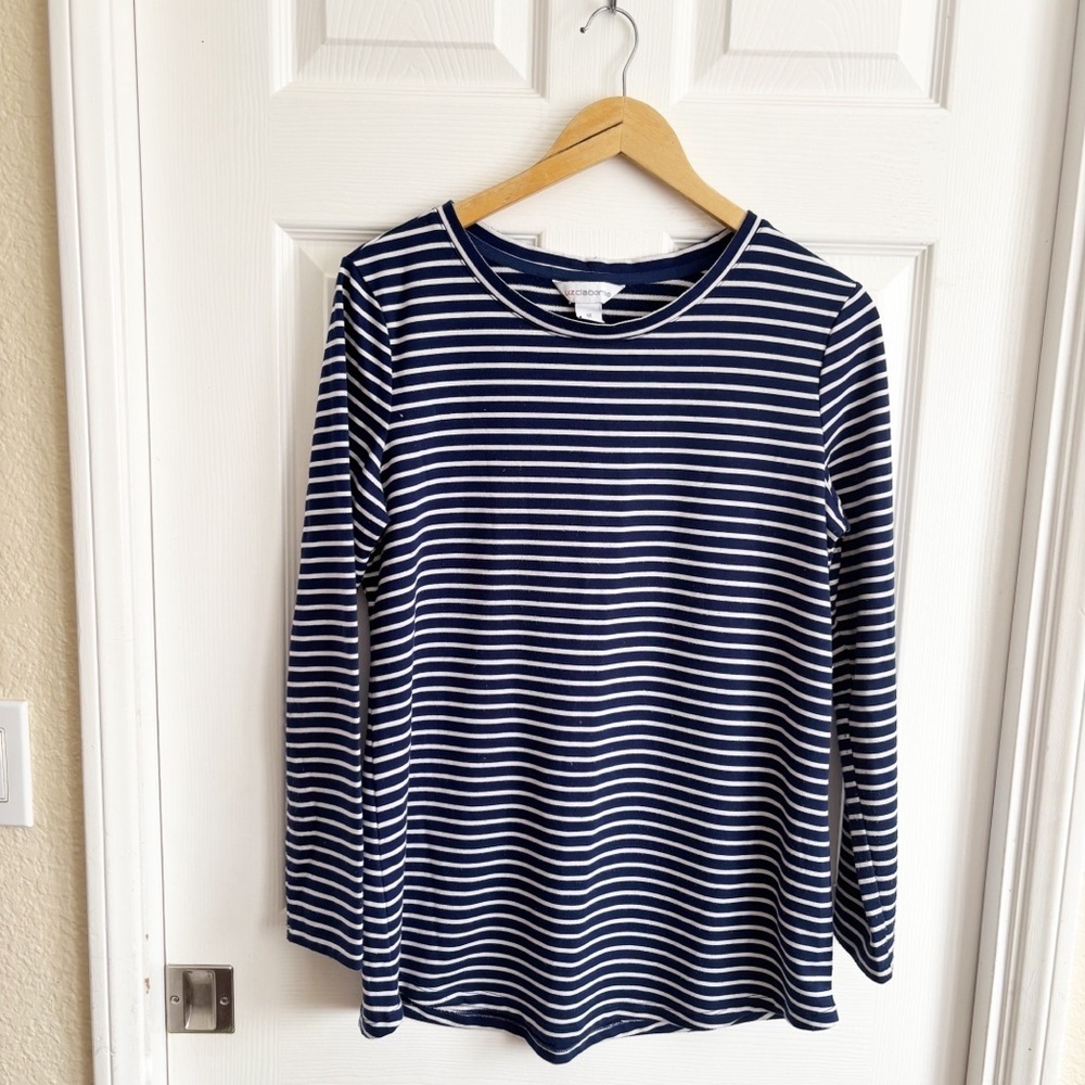 Liz Claiborne Striped Long Sleeve Top M Navy Blue White Crew Neck Curved Hem